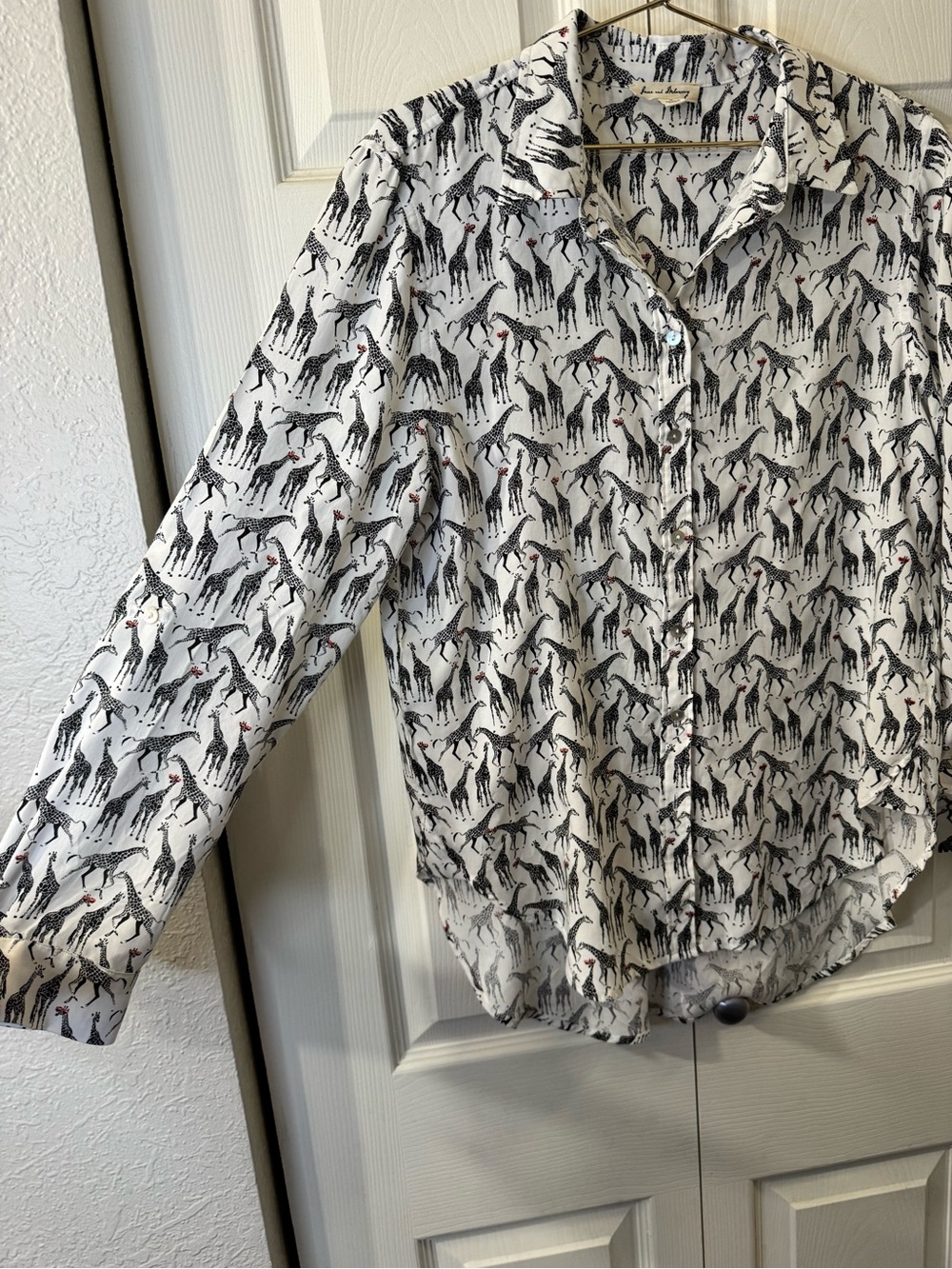 Jane and Delancey Black & White Giraffe Print Shirt with Red Accent - Picture 2 of 6